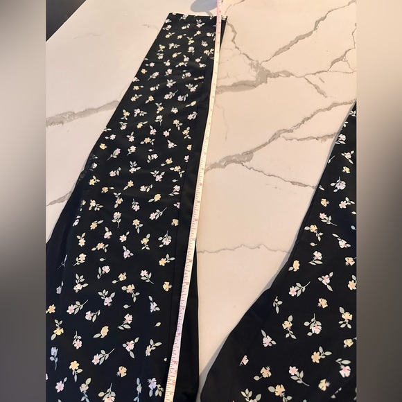 🌸Pink Leggings Floral with Mesh Size Medium🌸 - Picture 3 of 7